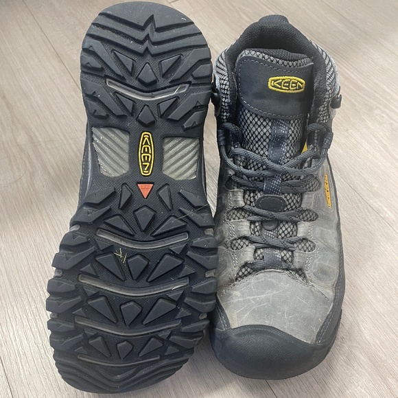 Leather Waterproof Keens - Picture 1 of 7